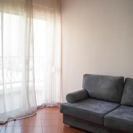 Appartement Stylish Near Center Tirana
